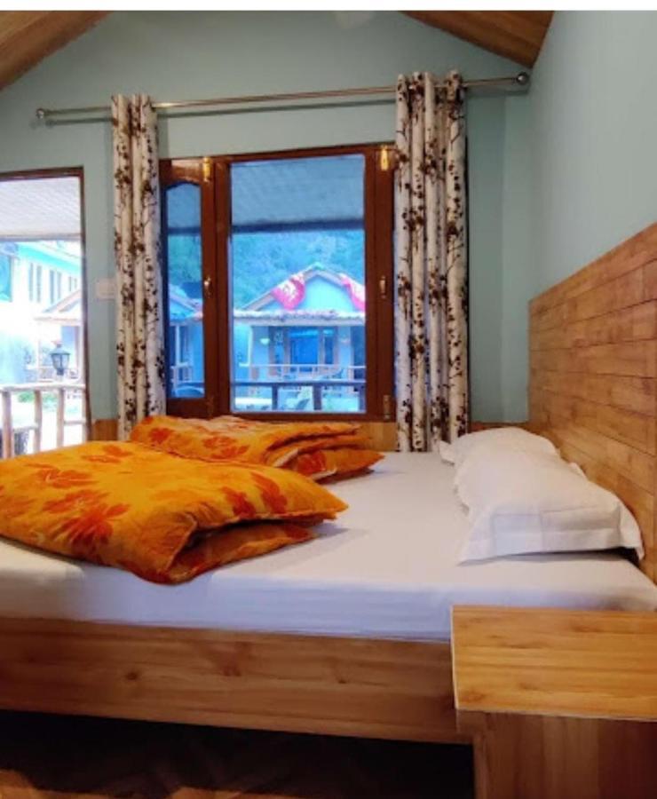 Lee Garden Himalayan Wooden Cottages Kasol Esterno foto