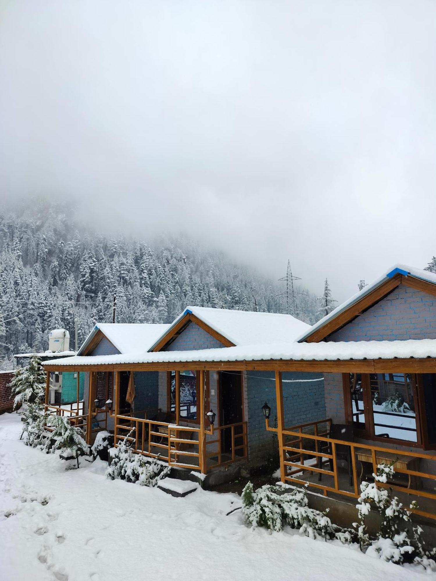 Lee Garden Himalayan Wooden Cottages Kasol Esterno foto