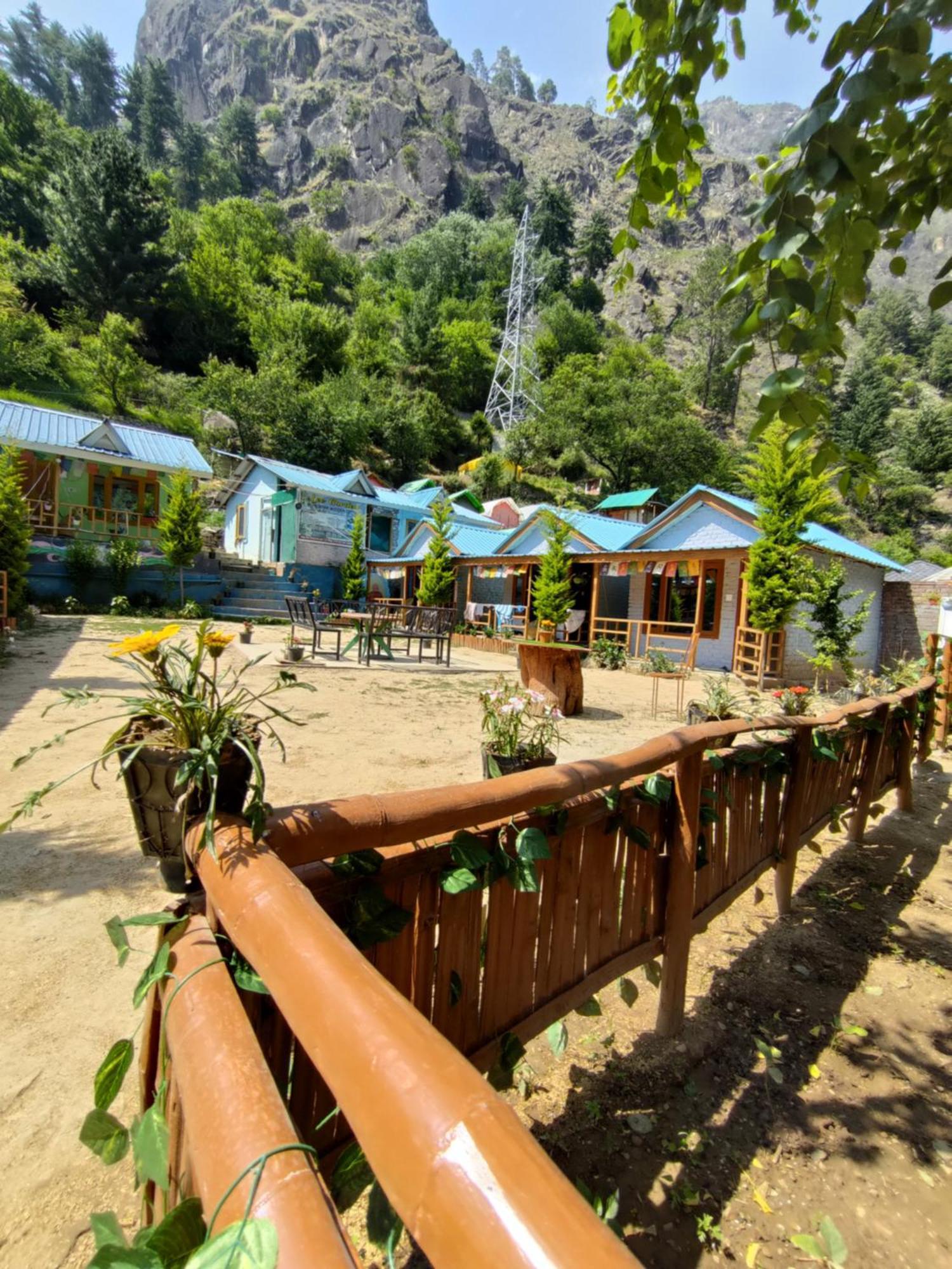 Lee Garden Himalayan Wooden Cottages Kasol Esterno foto