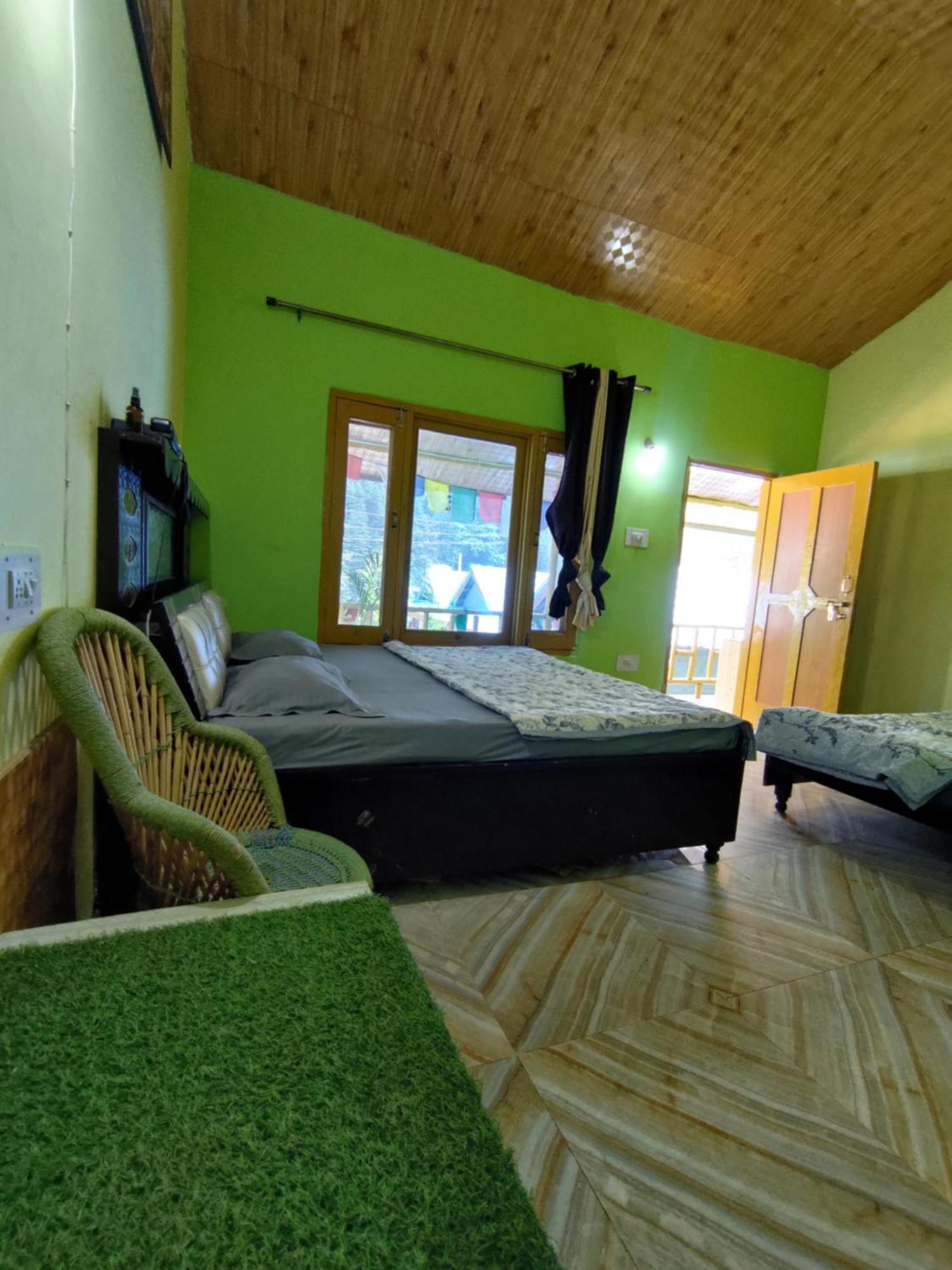 Lee Garden Himalayan Wooden Cottages Kasol Esterno foto
